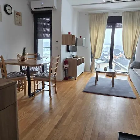 Apartment Golden Pine
