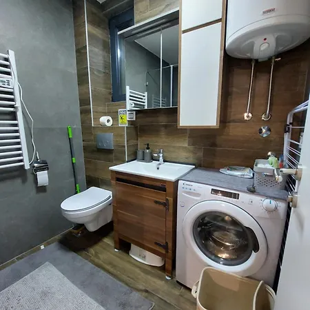 Golden Pine Appartement *