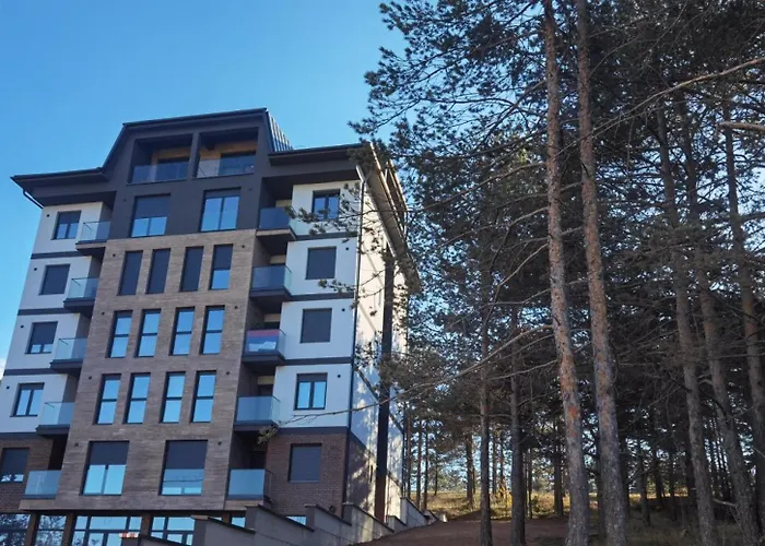 Golden Pine Apartment