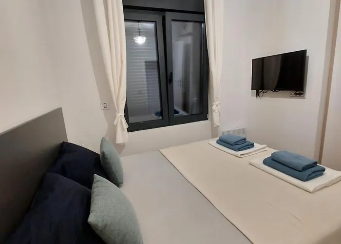 Golden Pine Apartment